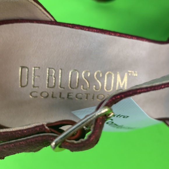 De Blossom Women’s Collection Color Wine Shimmer Heels. New - Picture 5 of 6